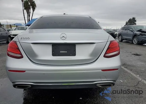 2017 Mercedes-Benz E 300 из США, поврежденный, VIN WDDZF4JB8HA208796